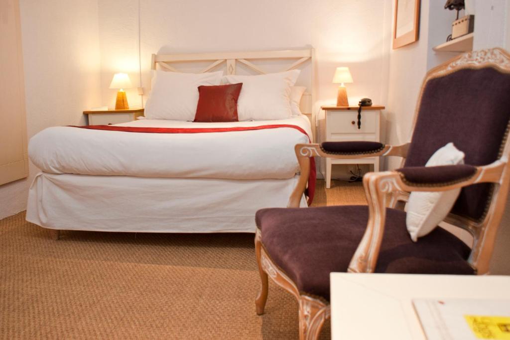 Logis Auberge Cote Jardin Otel Lézignan-Corbières Oda fotoğraf