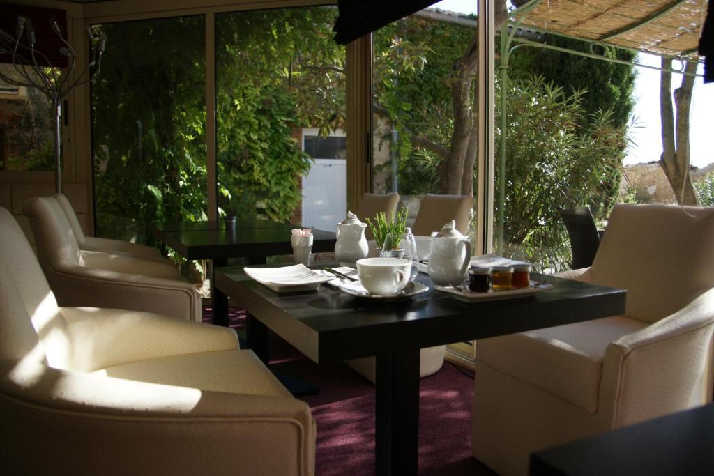 Logis Auberge Cote Jardin Otel Lézignan-Corbières Dış mekan fotoğraf