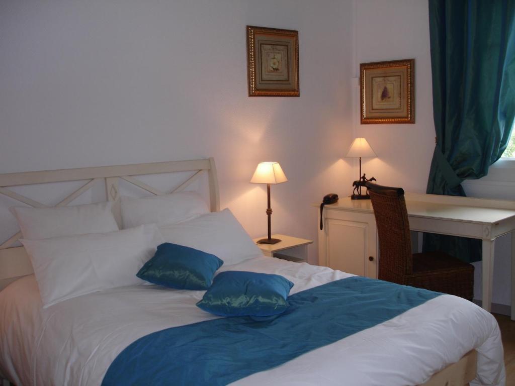 Logis Auberge Cote Jardin Otel Lézignan-Corbières Oda fotoğraf