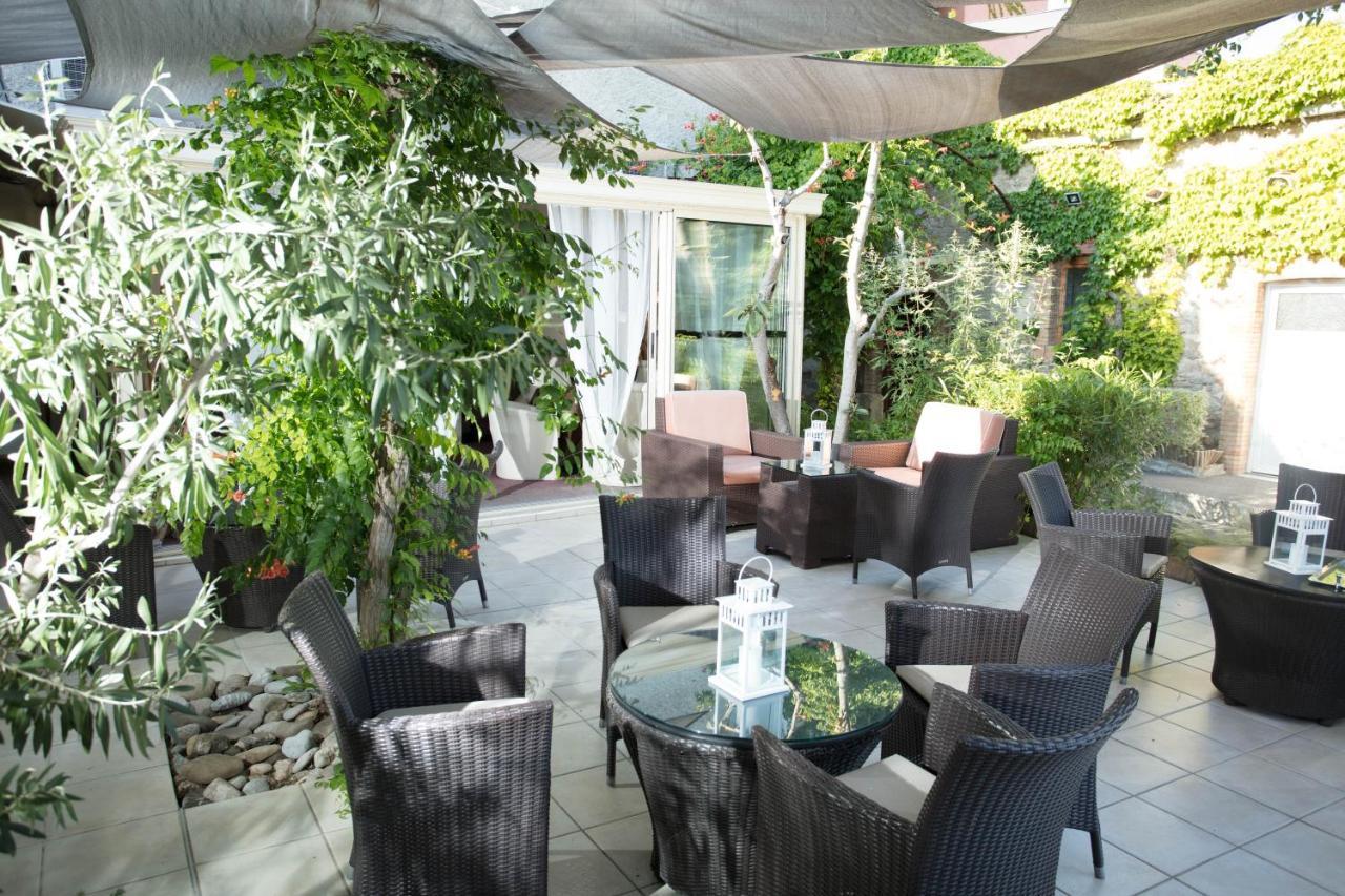 Logis Auberge Cote Jardin Otel Lézignan-Corbières Dış mekan fotoğraf